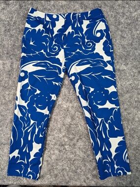 Liz Claiborne Blue and White Cropped Floral Pants